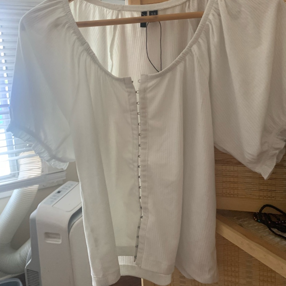 White Vero Moda top from Nordstrom never been worn